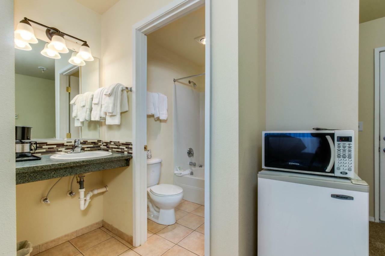 Sandstone Point Hotel Lincoln City Chambre photo